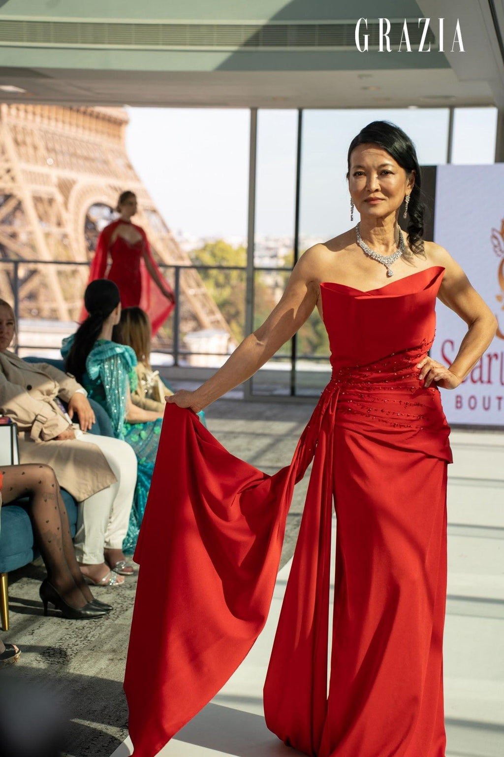 Luxury Red Satin Gown with an Elegant Draped Train SB004