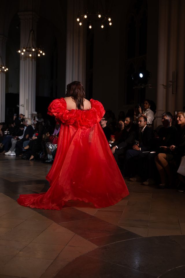 Luxury Pearl Red Ball Gown with Puff Sleeves