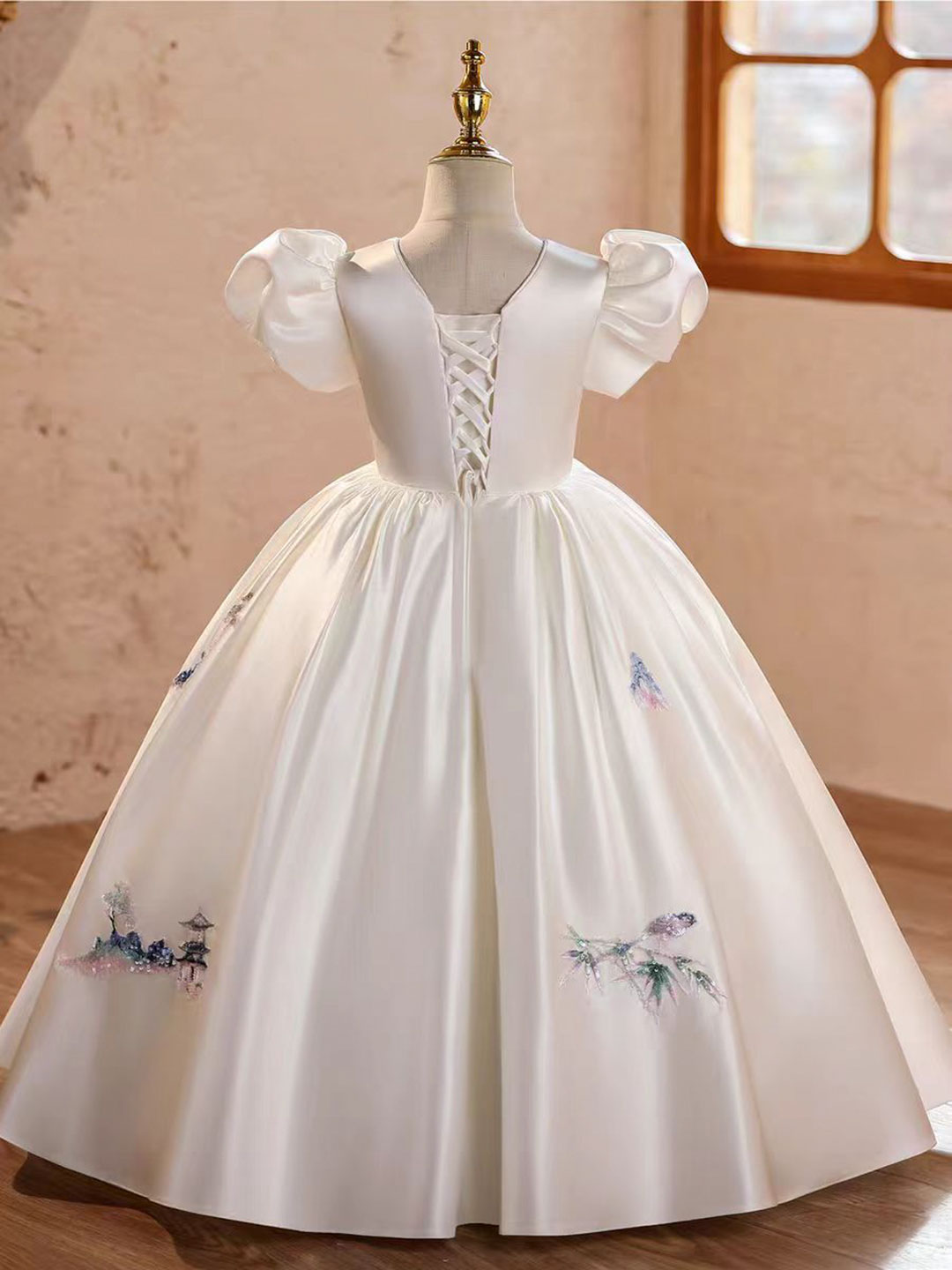 White Dress with Beaded Pagoda Embroidery Puff Sleeves