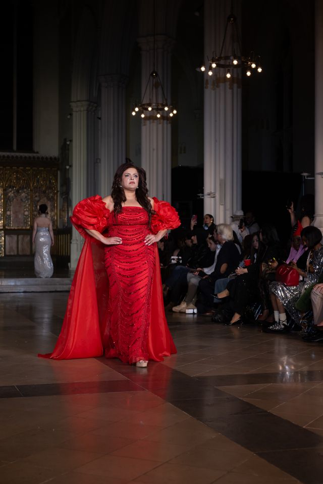 Luxury Pearl Red Ball Gown with Puff Sleeves